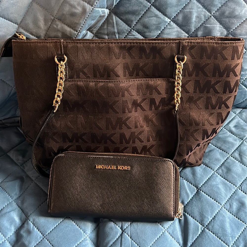 Michael Kors Purse & wallet